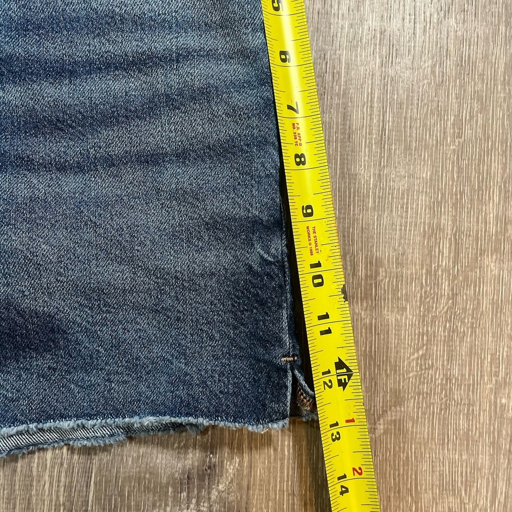 American Eagle Strigid Super High-Waisted Relaxed Denim Short Size 10 - Picture 8 of 9